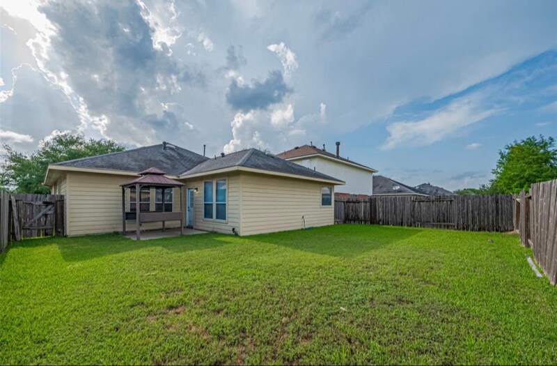 Building Photo - 7411 Jacobs Well Dr