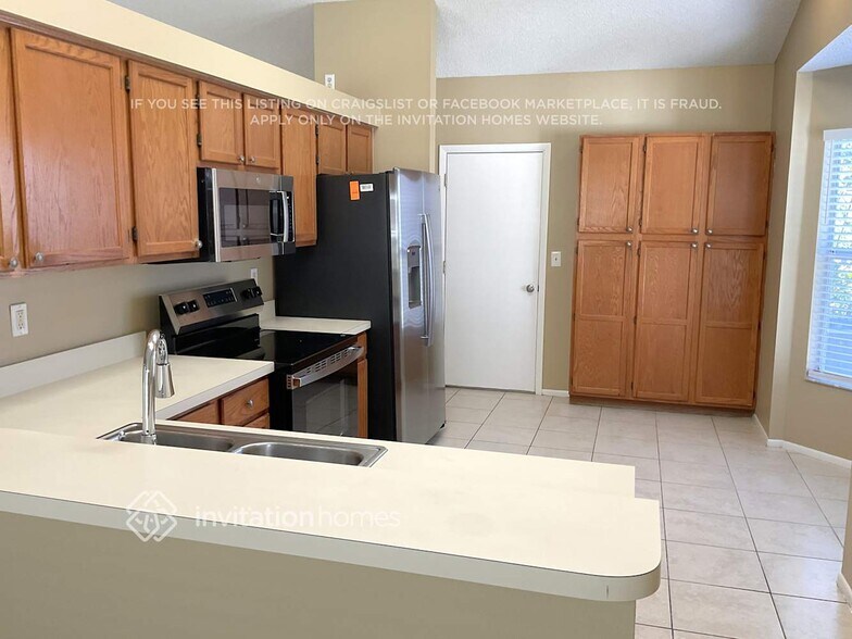 Building Photo - 713 46th St E