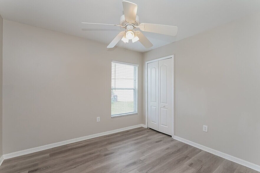 Building Photo - 926 Summer Breeze Dr