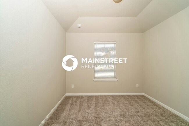 Building Photo - 4 Bedroom Pet-Friendly Home in HUTTO, TX with Main Street Renewal