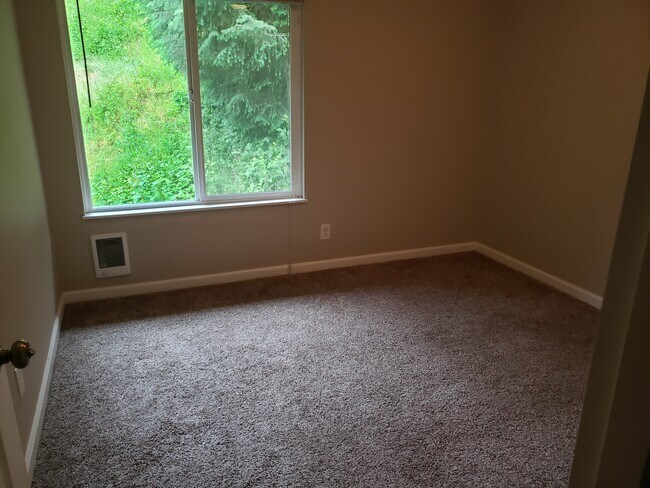 Bedroom view from doorway - 1040 Columbia Ridge Dr