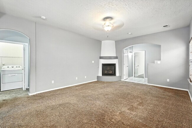 Building Photo - Move-In Ready 3 Bed / 2 Bath Home for Rent...