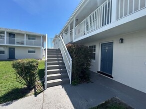 Building Photo - 1 Bed/1 Bath Ground Floor Condo in recentl...