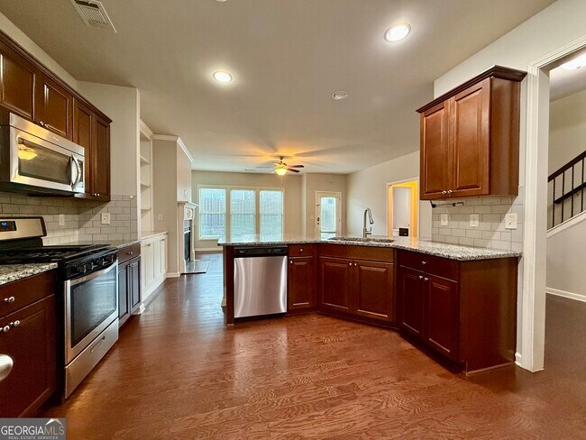 Building Photo - 5115 Breezewood Cir