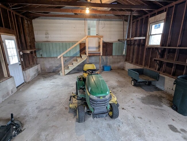 Building Photo - Fully Renovated 3 Bedroom Ranch