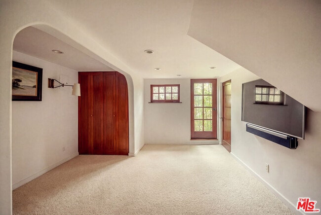 Building Photo - 8515 Ridpath Dr