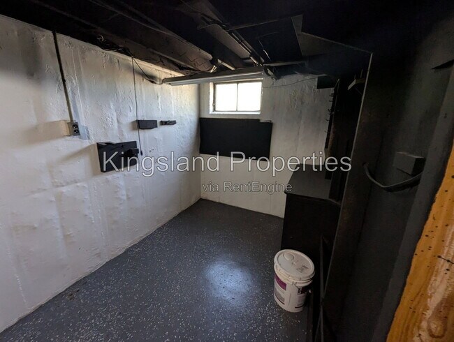 Building Photo - 1215 Danville Dr