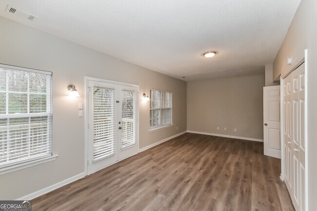 Building Photo - 1816 Creveis Rd
