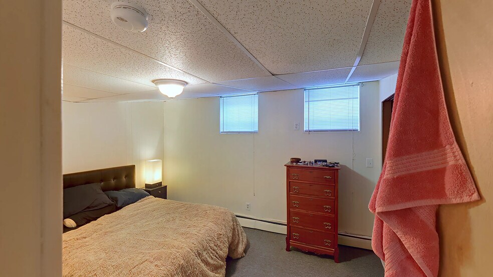 Building Photo - 15 Glenville Ave