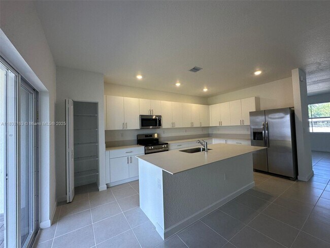 Building Photo - 13249 SW 189th Ter