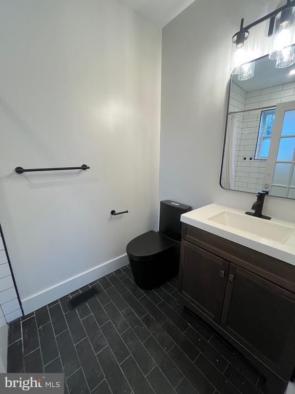 Building Photo - 1268 Neal St NE