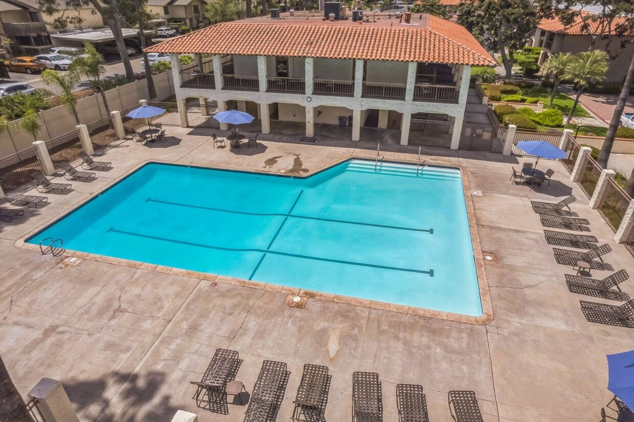 Building Photo - 10699 San Diego Mission Rd