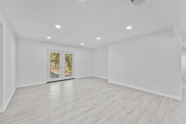 Building Photo - 22 13th Ave N