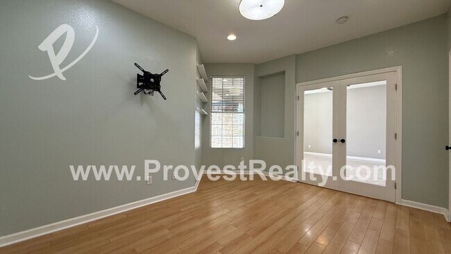 Building Photo - 9115 Honeysuckle Ave