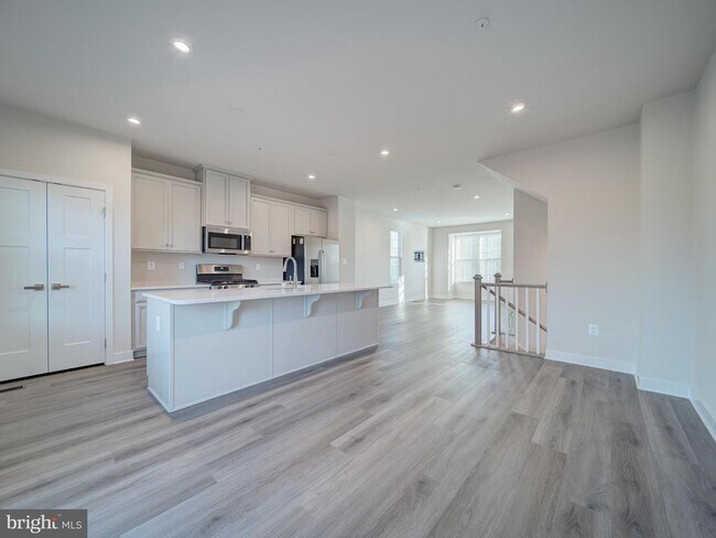 Building Photo - 9502 Autumn Berry Pl