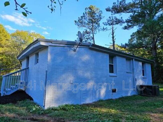 Building Photo - 117 Oak Dr