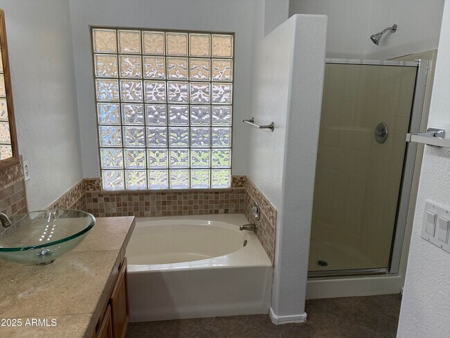 Building Photo - 1319 W Michelle Dr