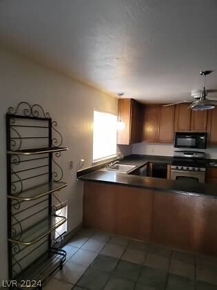 Building Photo - 4766 S Mojave Rd