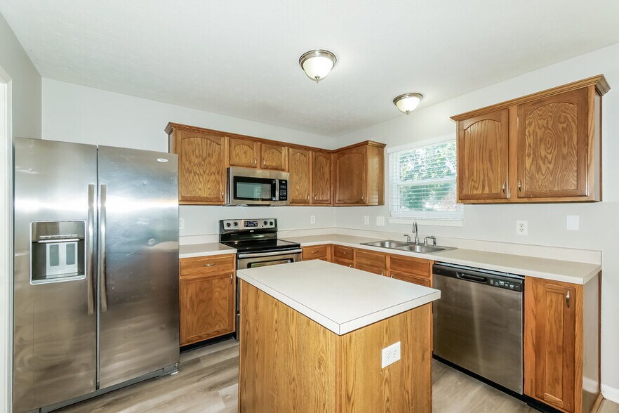 Building Photo - 12046 Royalwood Dr