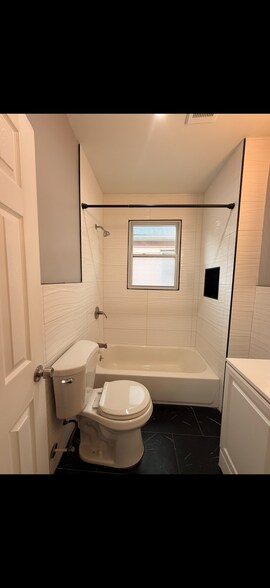 Building Photo - 1008 Boudinot Pl