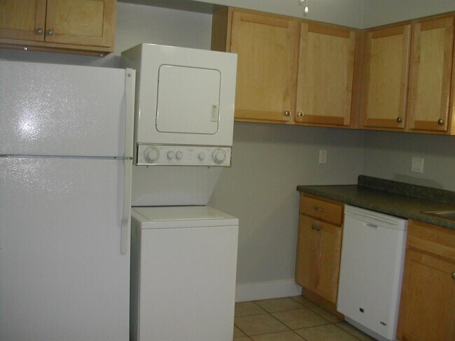 Building Photo - 249 Brookridge Ct