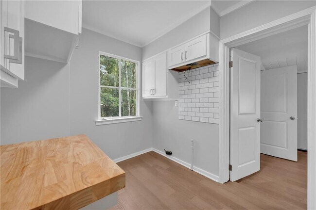 Building Photo - 4805 Chaudron Dr