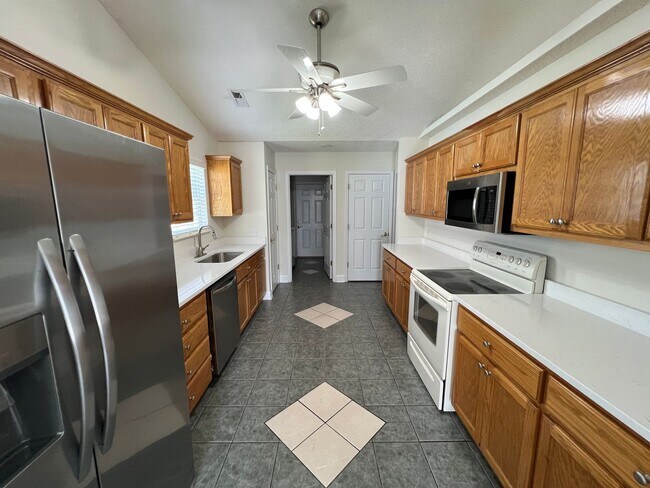 Building Photo - 154 Regency Dr