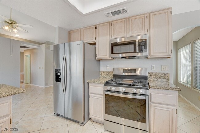 Building Photo - 4432 Crimson Leaf Dr