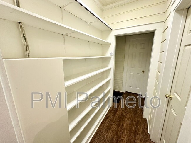 Building Photo - 2817 Columbia Ave