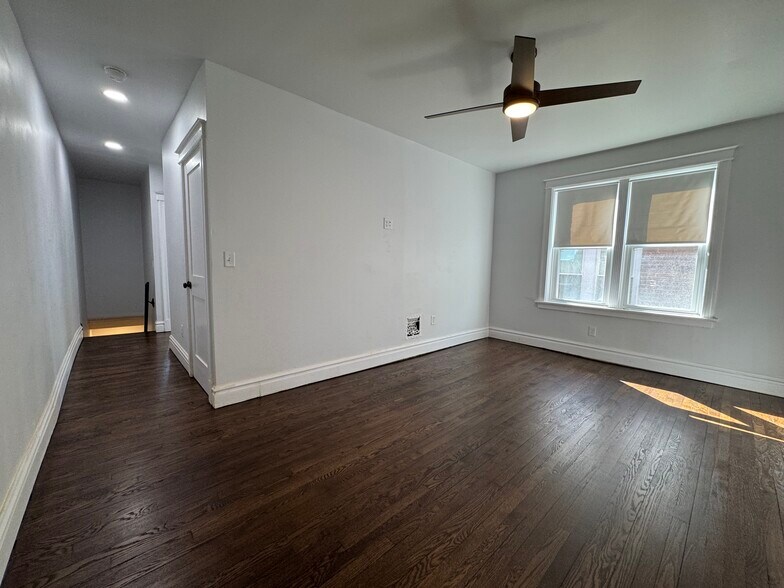 Building Photo - 5011 S Broadway