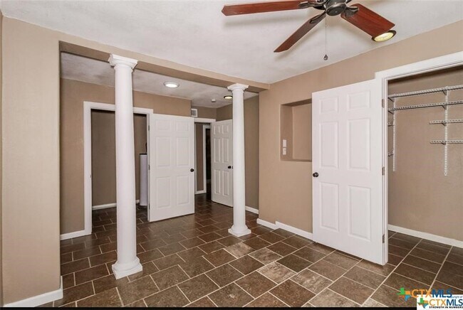 Building Photo - 4801 Renick Ranch Rd
