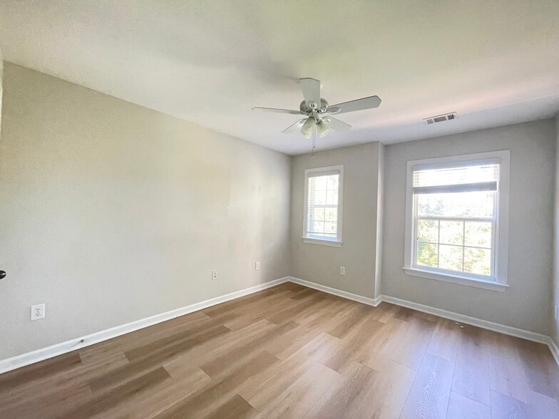 Additional room 3 upstairs - 2650 Royston Dr