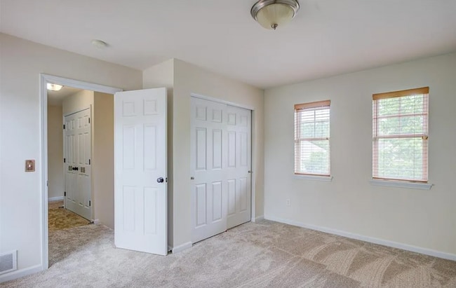 Building Photo - Spacious 4-Bedroom Home in the Heart of Winghaven