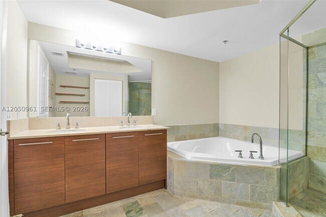 Building Photo - 2681 N Flamingo Rd