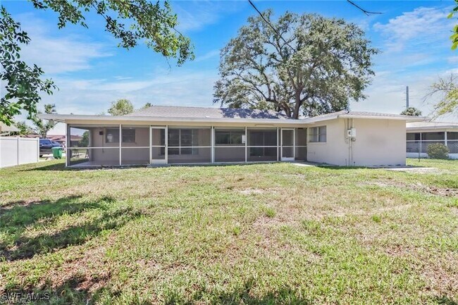 Primary Photo - 4325 SE 16th Pl