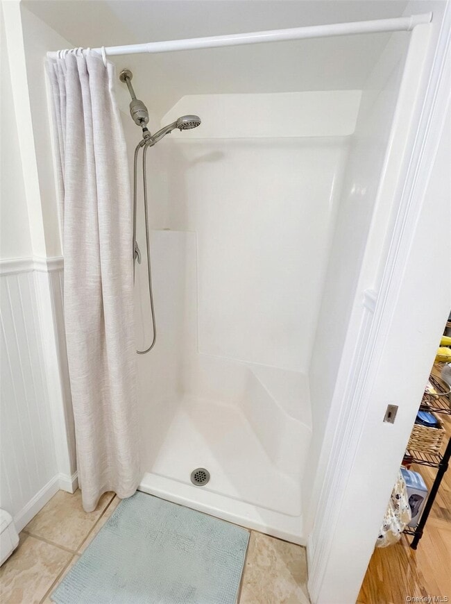 Building Photo - 14 Central Ave N