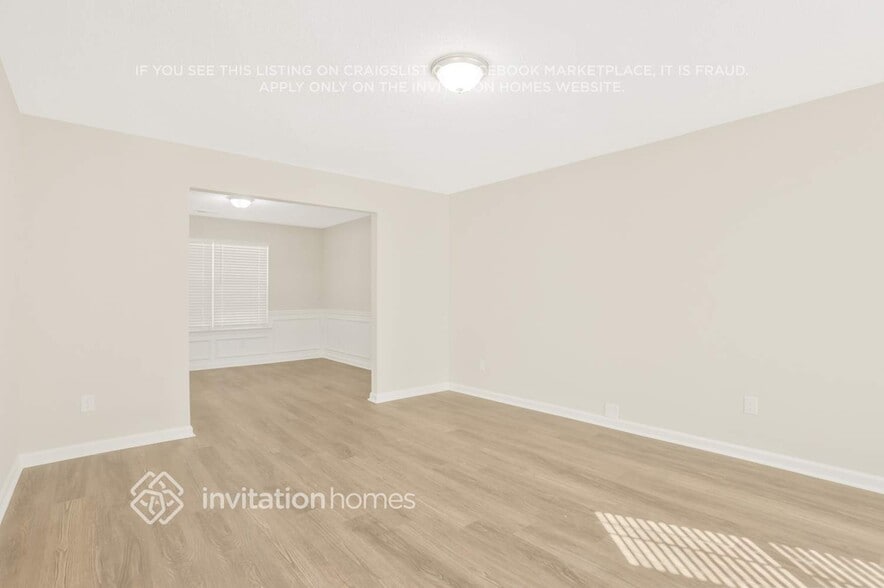 Building Photo - 3535 Oakshire Way SE