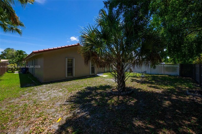 Building Photo - 9039 NW 21st Ct