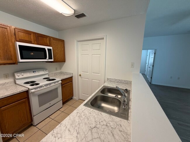 Building Photo - 9117 Laird St