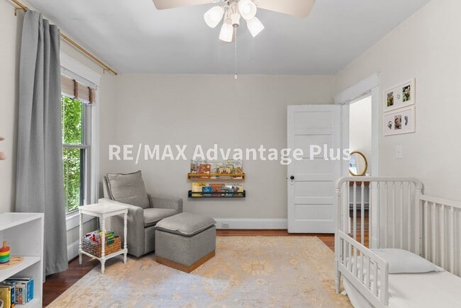 Building Photo - Spacious home located in The Avenues