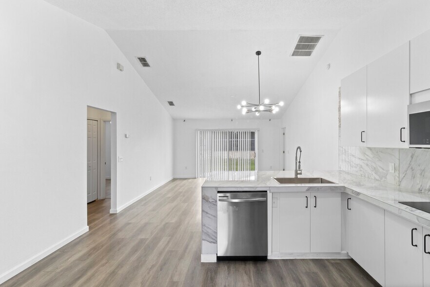 Building Photo - 1601 Perdido Ct