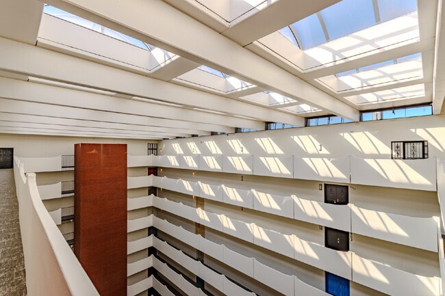 Building Photo - Three Bed / Two bath at Cherry Creek at the Polo Club Condominiums