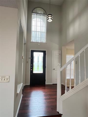 Building Photo - 723 Sumner Dr
