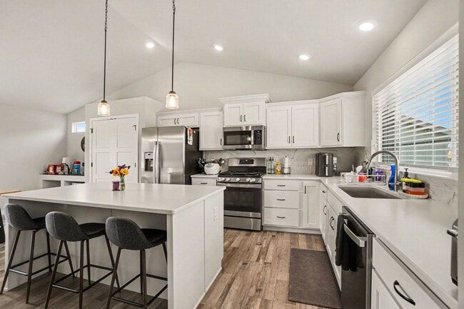 Building Photo - Beautiful Bellevue Home Close to Offutt AFB