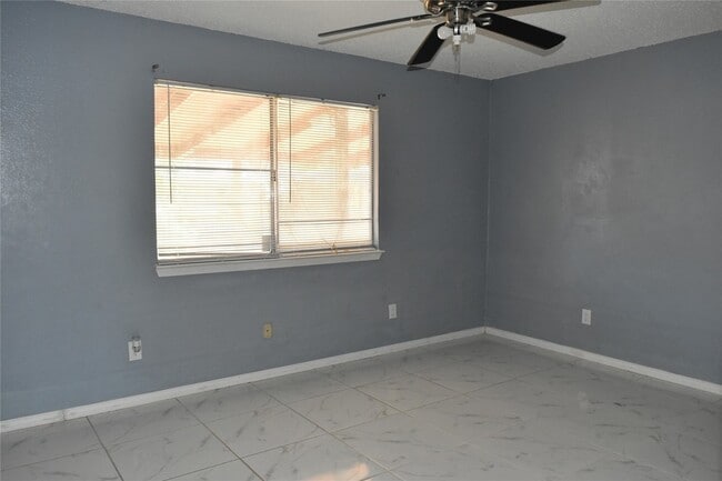 Building Photo - 2014 High Bluff Dr