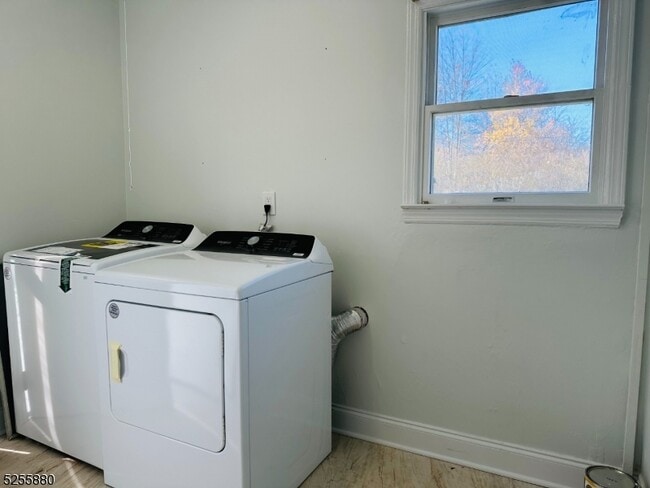 Building Photo - 79 Hawkins Ave