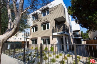 Building Photo - 4924 Laurel Canyon Blvd