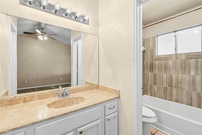 Building Photo - 609 Riverwood Dr