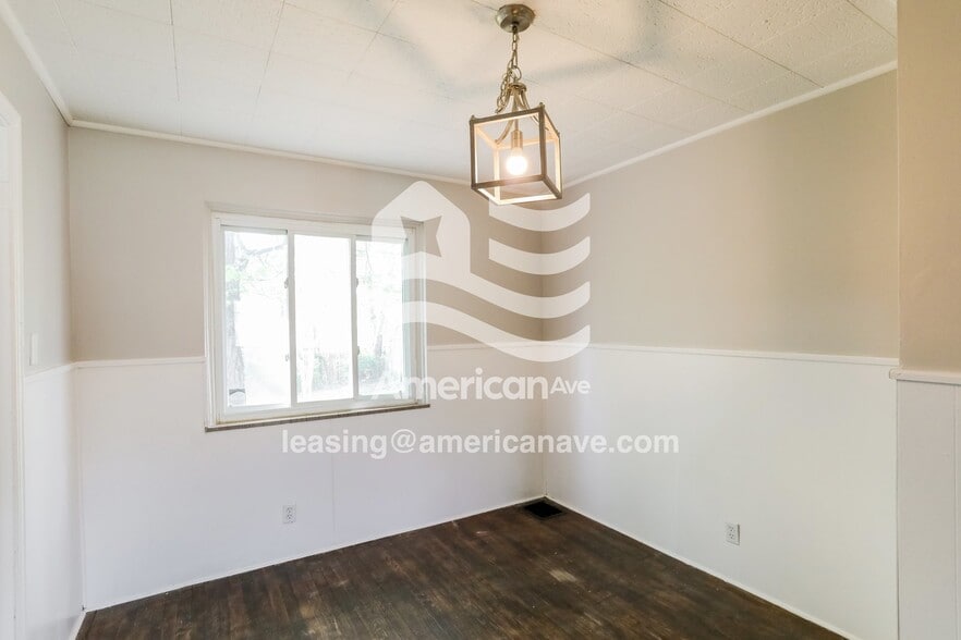 Building Photo - 1217 W Galbraith Rd
