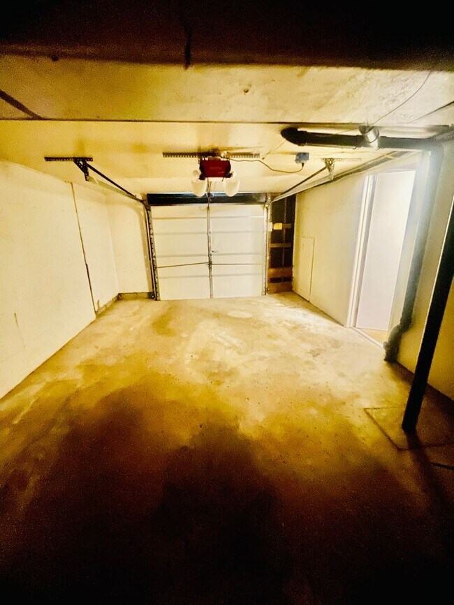 Building Photo - 3 bed- 1.5 Bath- Bridgeville Pa